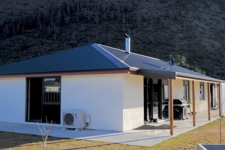 Photo of property in 70 Gordon Street, Kurow, 9435