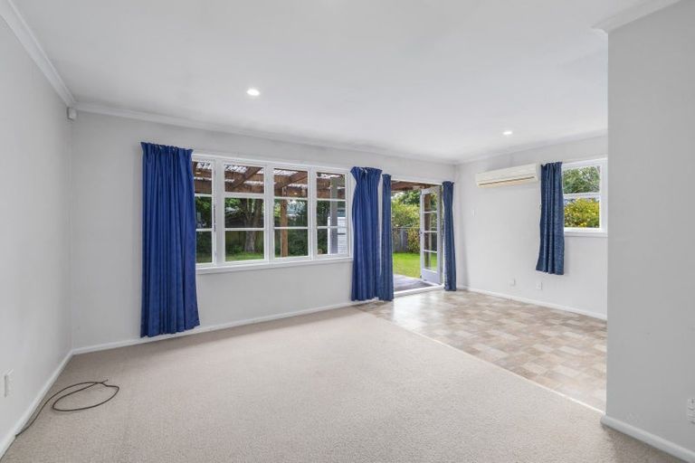 Photo of property in 38 Hollyford Avenue, Bryndwr, Christchurch, 8053