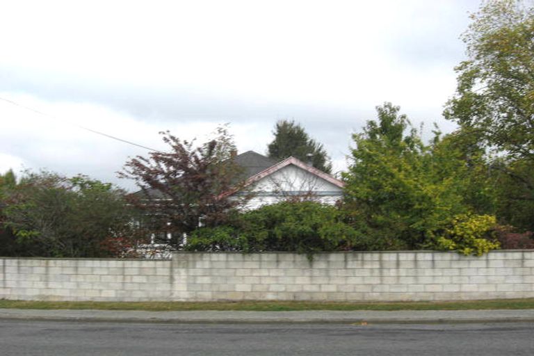 Photo of property in 16 Exeter Street, Waimate, 7924