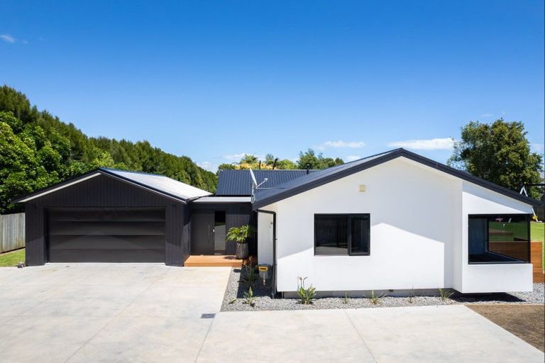 Photo of property in 244 Corbett Road, Paraite, New Plymouth, 4373