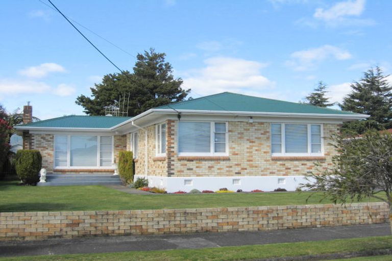 Photo of property in 4 Bowen Street, Levin, 5510