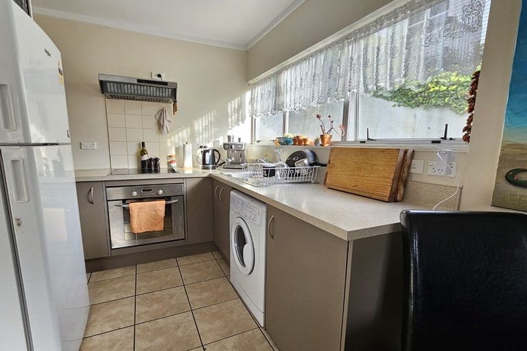 Photo of property in 8/126 Redwood Avenue, Tawa, Wellington, 5028