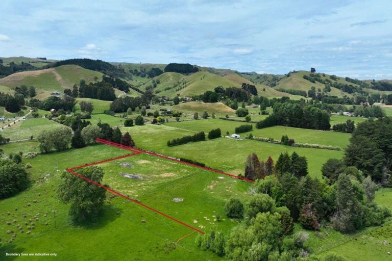 Photo of property in 1745b Longbush Road, Longbush, 5884