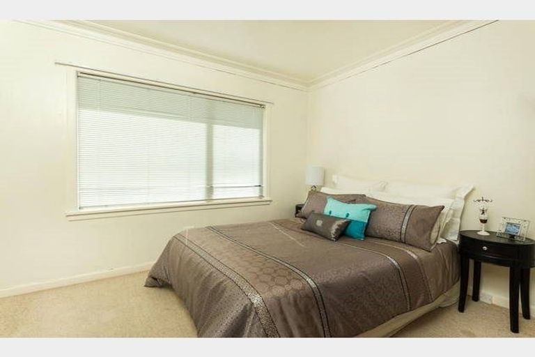 Photo of property in 34a Buscomb Avenue, Henderson, Auckland, 0610