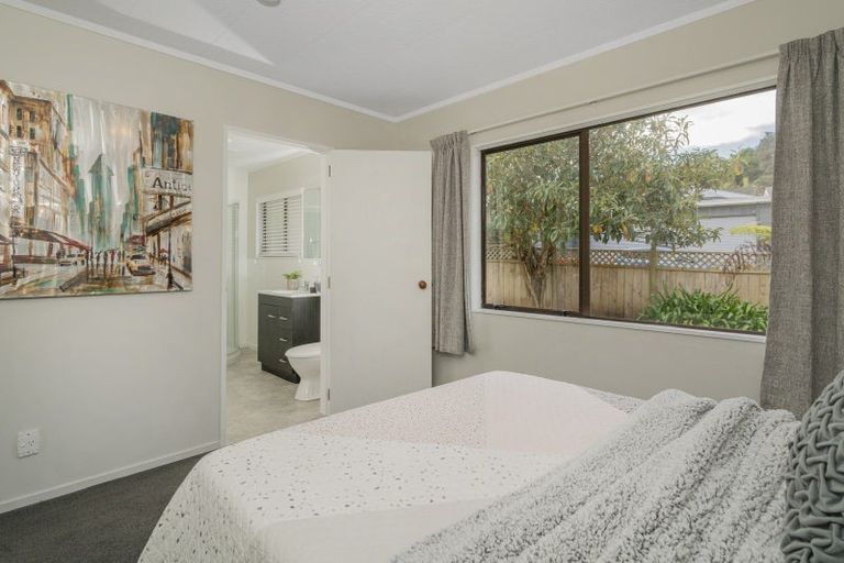 Photo of property in 5 Centennial Drive, Whitianga, 3510