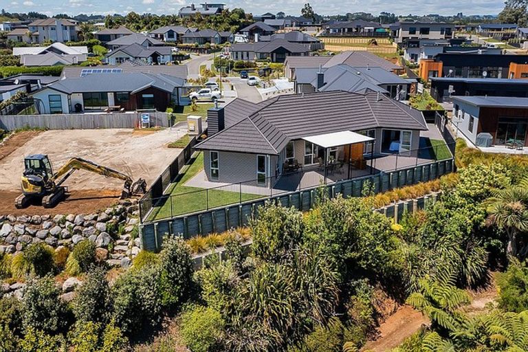 Photo of property in 5 Condor Crescent, Waiwhakaiho, New Plymouth, 4312