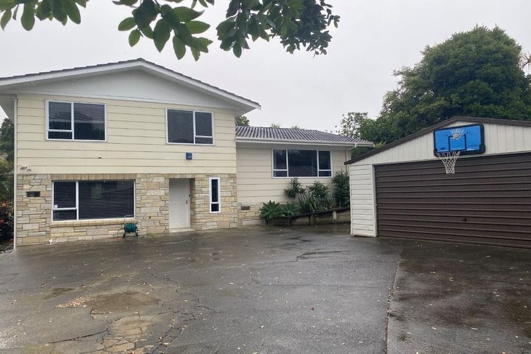 Photo of property in 84 Ravenwood Drive, Forrest Hill, Auckland, 0620