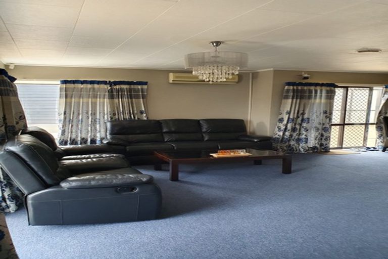 Photo of property in 29 Lydia Place, Kelvin Grove, Palmerston North, 4414