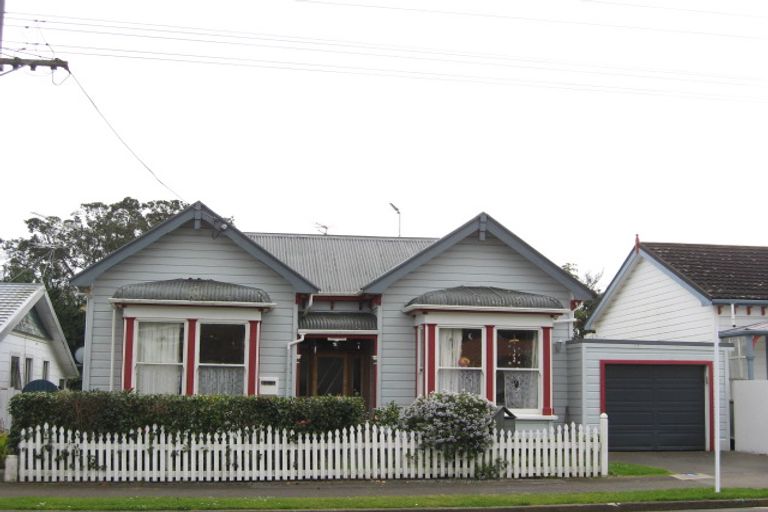 Photo of property in 23 Gilbert Street, New Plymouth, 4310
