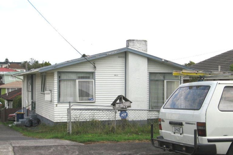 Photo of property in 1/2 Adriatic Avenue, Henderson, Auckland, 0612