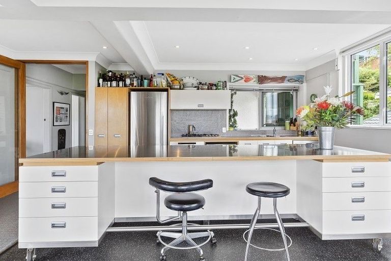 Photo of property in Samoa High Commission, 3/1 Wesley Road, Kelburn, Wellington, 6012