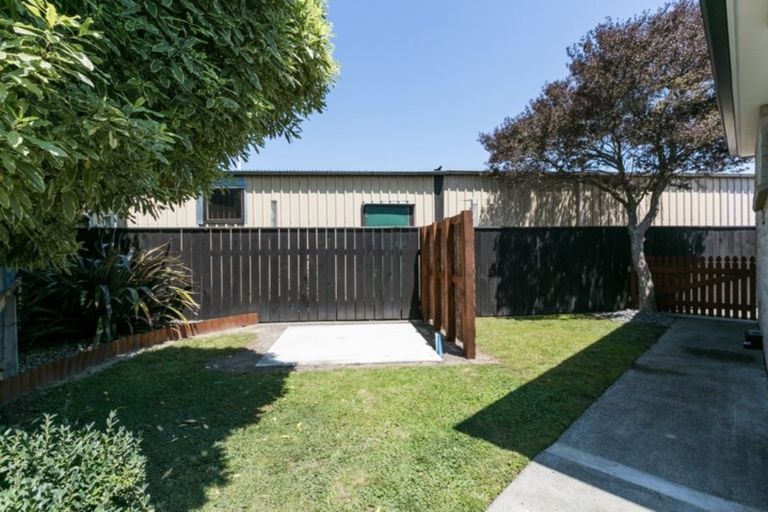 Photo of property in 21d Lannie Place, Greenmeadows, Napier, 4112