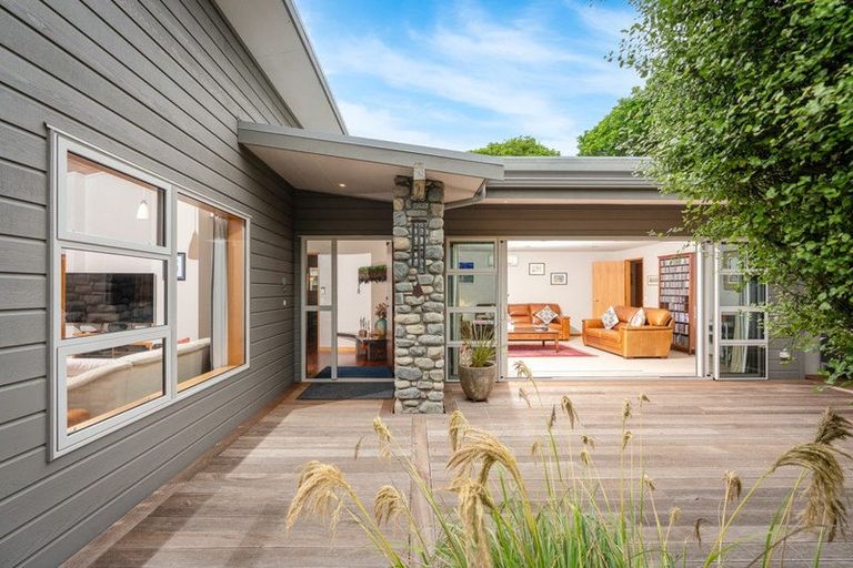 Photo of property in 54 Kohekohe Road, Waikanae, 5036