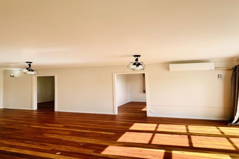 Photo of property in 57 Savoy Road, Glen Eden, Auckland, 0602