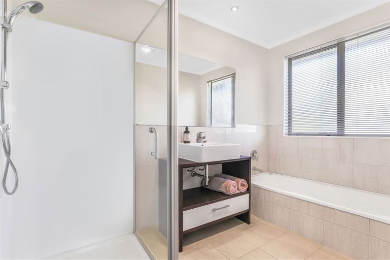 Photo of property in 21 Zabeel Crescent, Takanini, 2112