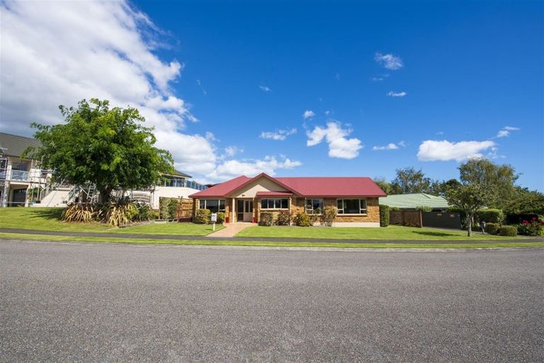 Photo of property in 17 Claremont Rise, Levin, 5510