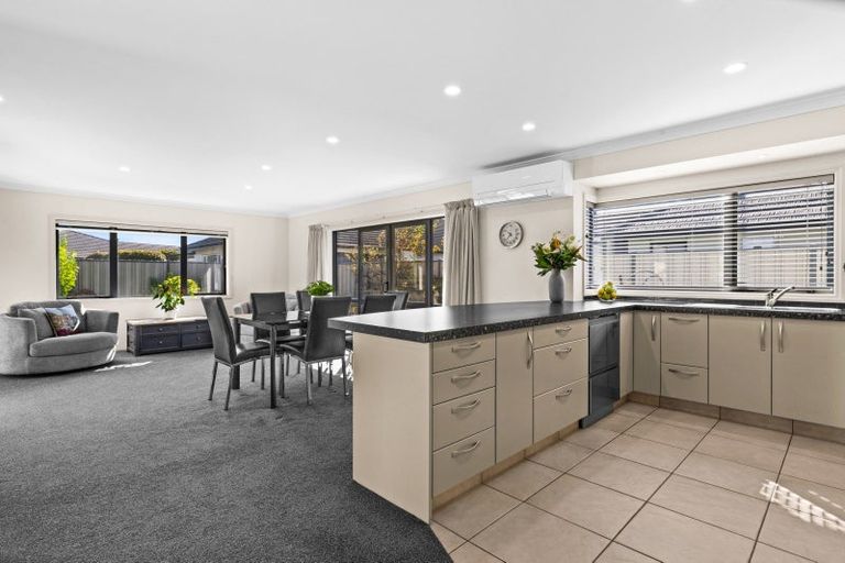 Photo of property in 21 Pinotage Drive, Greenmeadows, Napier, 4112