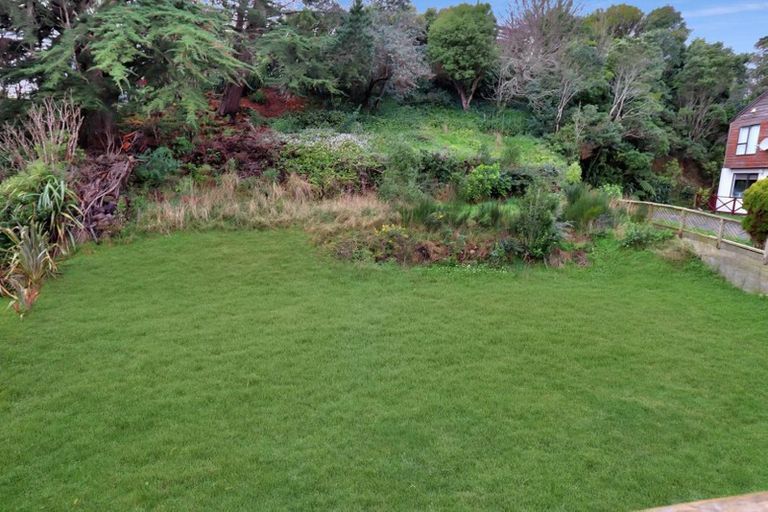 Photo of property in 41 Lyndfield Lane, Newlands, Wellington, 6037