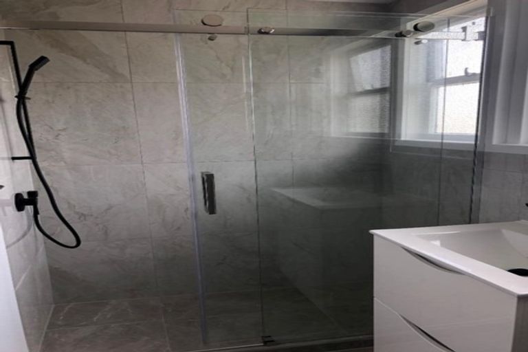 Photo of property in 9/3 Picton Street, Howick, Auckland, 2014