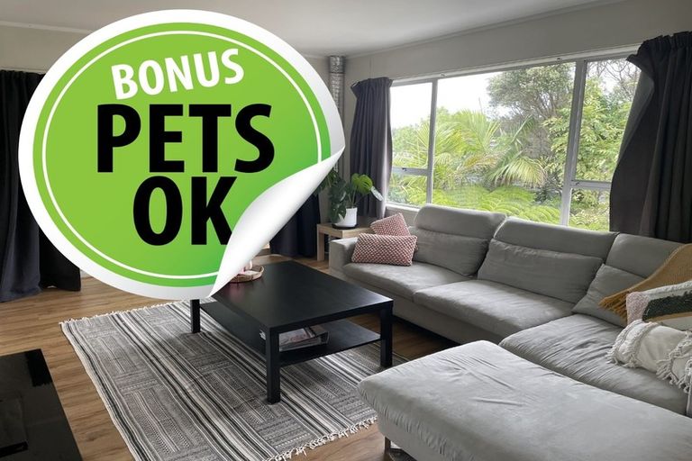 Photo of property in 2/13 Gretel Place, Hillcrest, Auckland, 0627