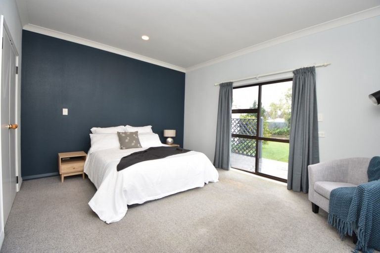 Photo of property in 2 Mckenzie Terrace, Carterton, 5713