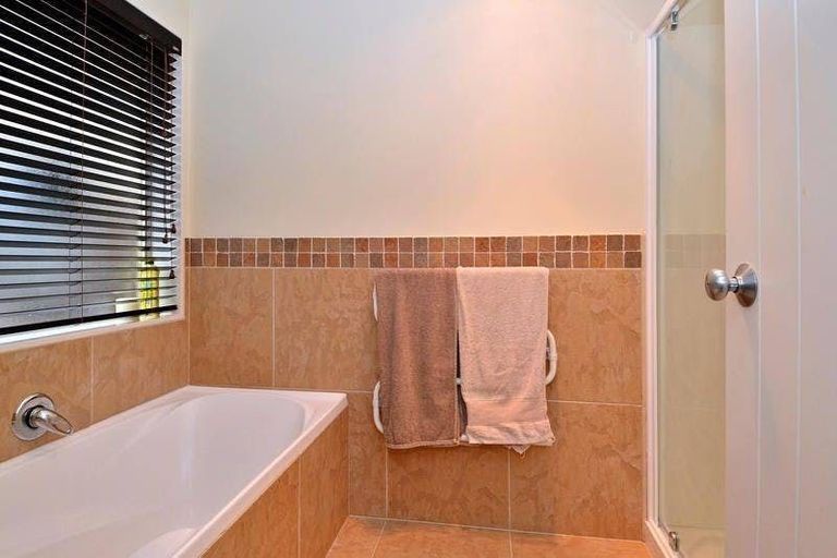 Photo of property in 88 Middlefield Drive, Flat Bush, Auckland, 2016