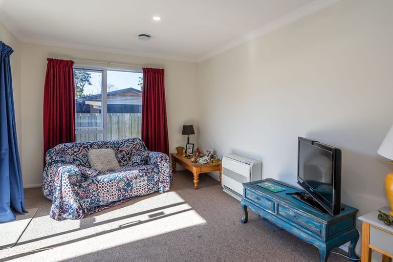Photo of property in 28 Warren Crescent, Hillmorton, Christchurch, 8025