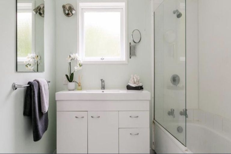 Photo of property in 11 Shortland Place, Havelock North, 4130