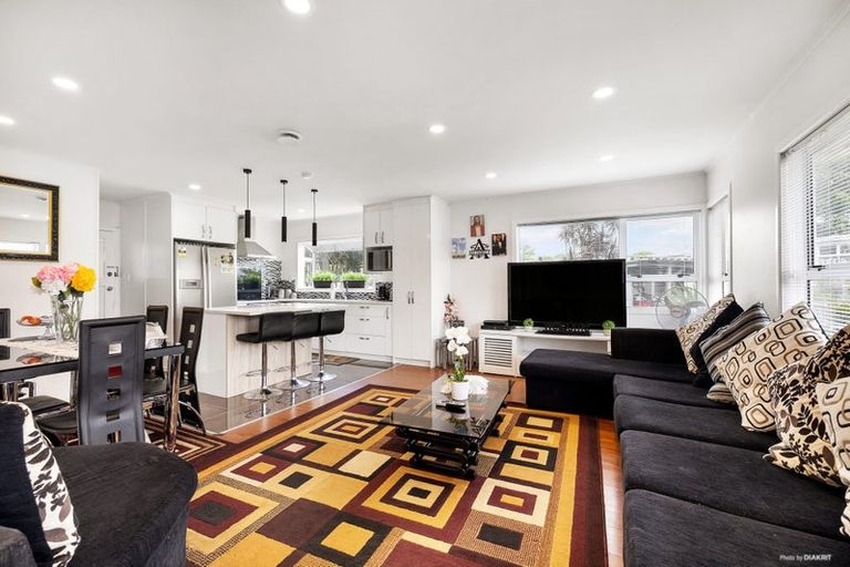 Photo of property in 3 Hunua Road, Papakura, 2110