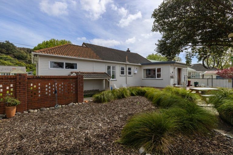Photo of property in 89 Waddington Drive, Naenae, Lower Hutt, 5011