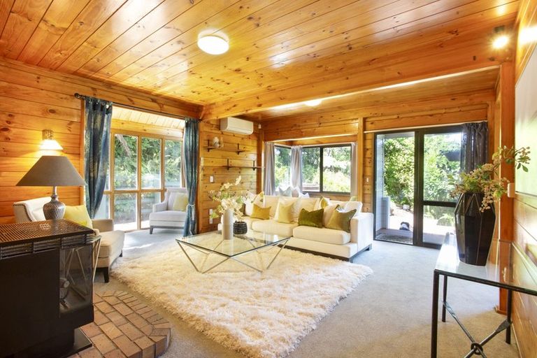 Photo of property in 6 Parklands Avenue, Swanson, Auckland, 0614