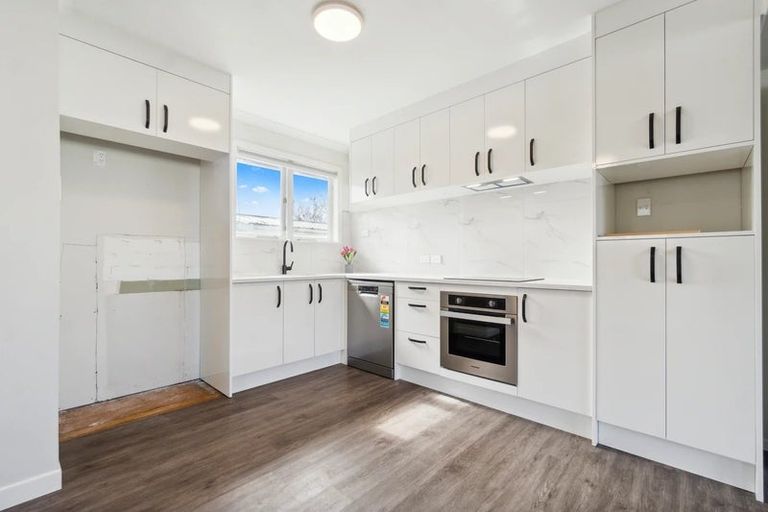 Photo of property in 42 Churchill Avenue, Manurewa, Auckland, 2102