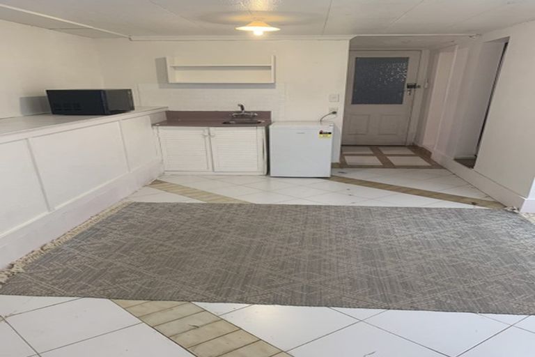 Photo of property in 54 Colchester Crescent, Newlands, Wellington, 6037