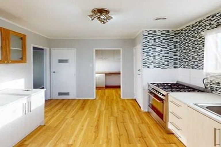 Photo of property in 17 Tainui Street, Castlecliff, Whanganui, 4501