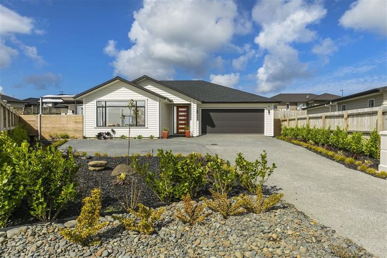 Photo of property in 13 Remana Crescent, Huapai, Kumeu, 0810