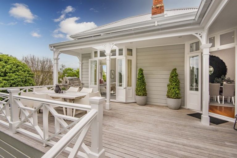 Photo of property in 29 Maritime Terrace, Birkenhead, Auckland, 0626