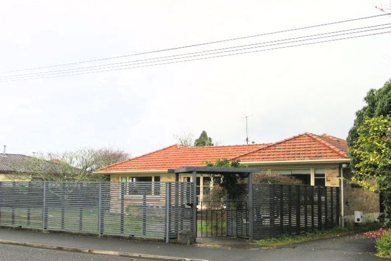 Photo of property in 12 Minchin Crescent, St Andrews, Hamilton, 3200