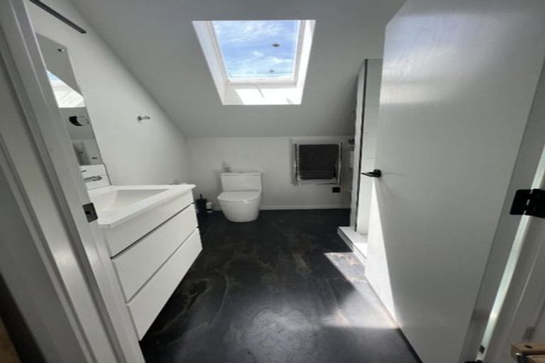 Photo of property in 16 Peace Avenue, Moturoa, New Plymouth, 4310