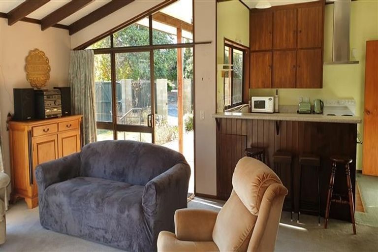 Photo of property in 152 Beacon Point Road, Wanaka, 9305