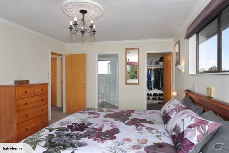 Photo of property in 1 Ngahere Court, Awapuni, Palmerston North, 4412