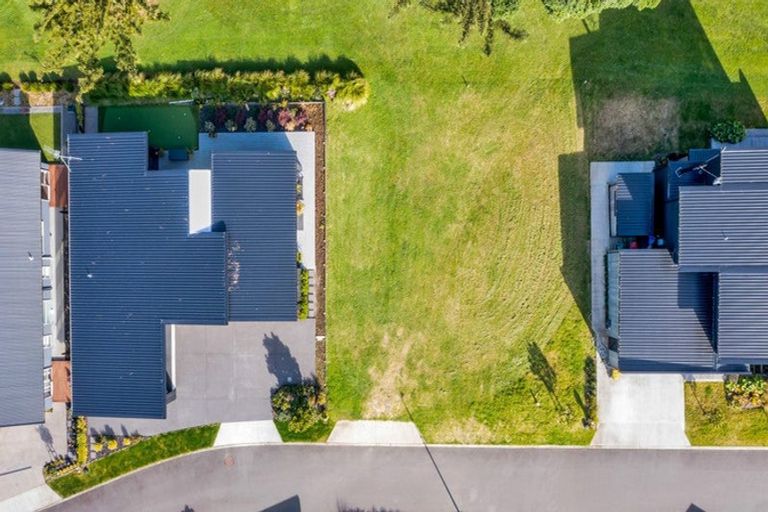 Photo of property in 5 Kakariki Lane, Waiwhakaiho, New Plymouth, 4312