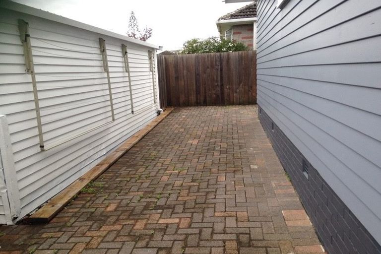 Photo of property in 323 Pakuranga Road, Pakuranga Heights, Auckland, 2010