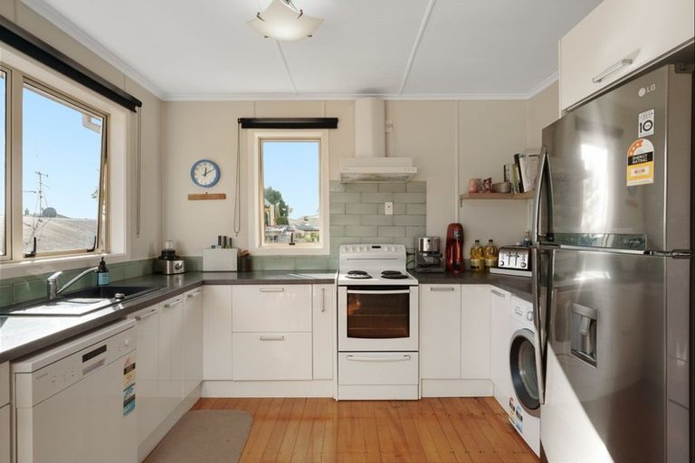 Photo of property in 15 Dunlop Road, Te Puke, 3119
