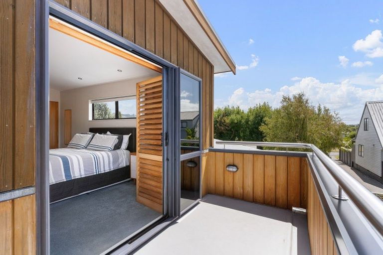 Photo of property in 210 Linton Crescent, Whangamata, 3620