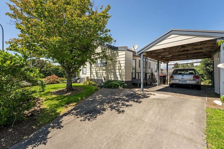 Photo of property in 104 Windermere Drive, Poike, Tauranga, 3112