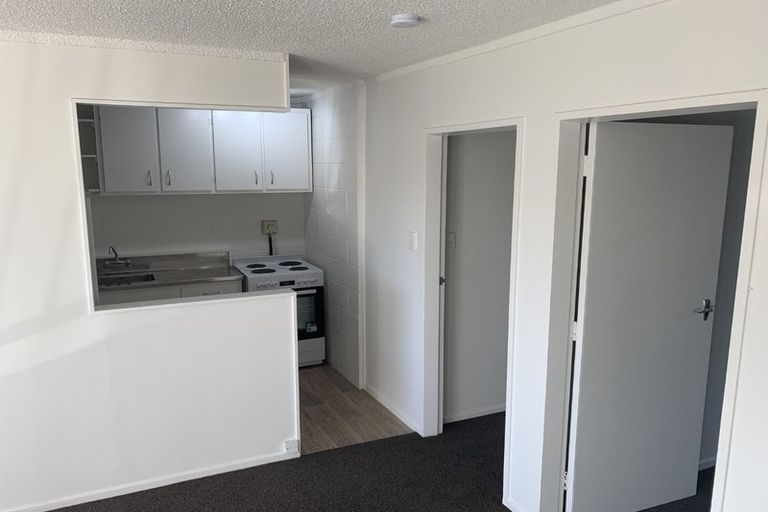 Photo of property in 2/4 Derby Street, Mount Victoria, Wellington, 6011