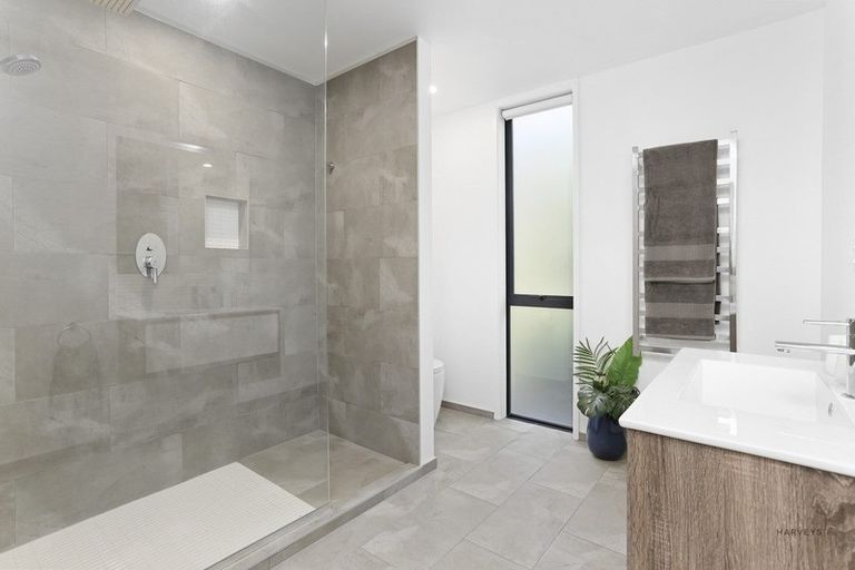 Photo of property in 182 Scenic Drive, Titirangi, Auckland, 0604