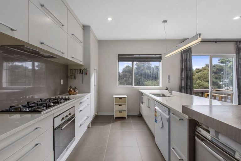 Photo of property in 64 Laurel Oak Drive, Schnapper Rock, Auckland, 0632