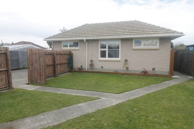 Photo of property in 69 Liverton Crescent, Bishopdale, Christchurch, 8053
