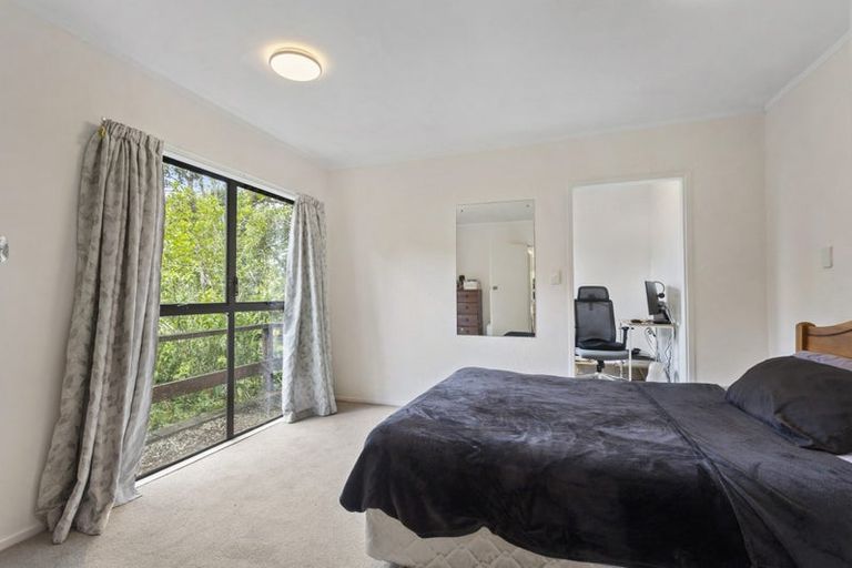 Photo of property in 23 Pluto Place, Beach Haven, Auckland, 0626